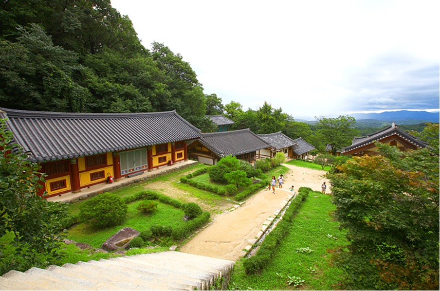  Sansa, Kore'deki Budist Dağ Manastırları (2018)
